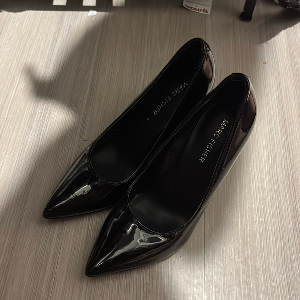 BLACK HIGH HEELS
